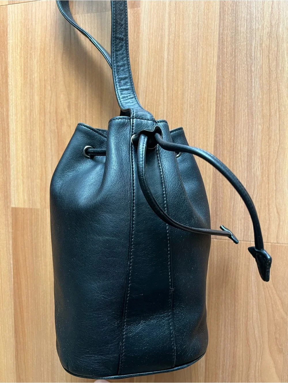 Crouch & Fitzgerald Black Leather Bucket Bag Convertible Backpack Purse